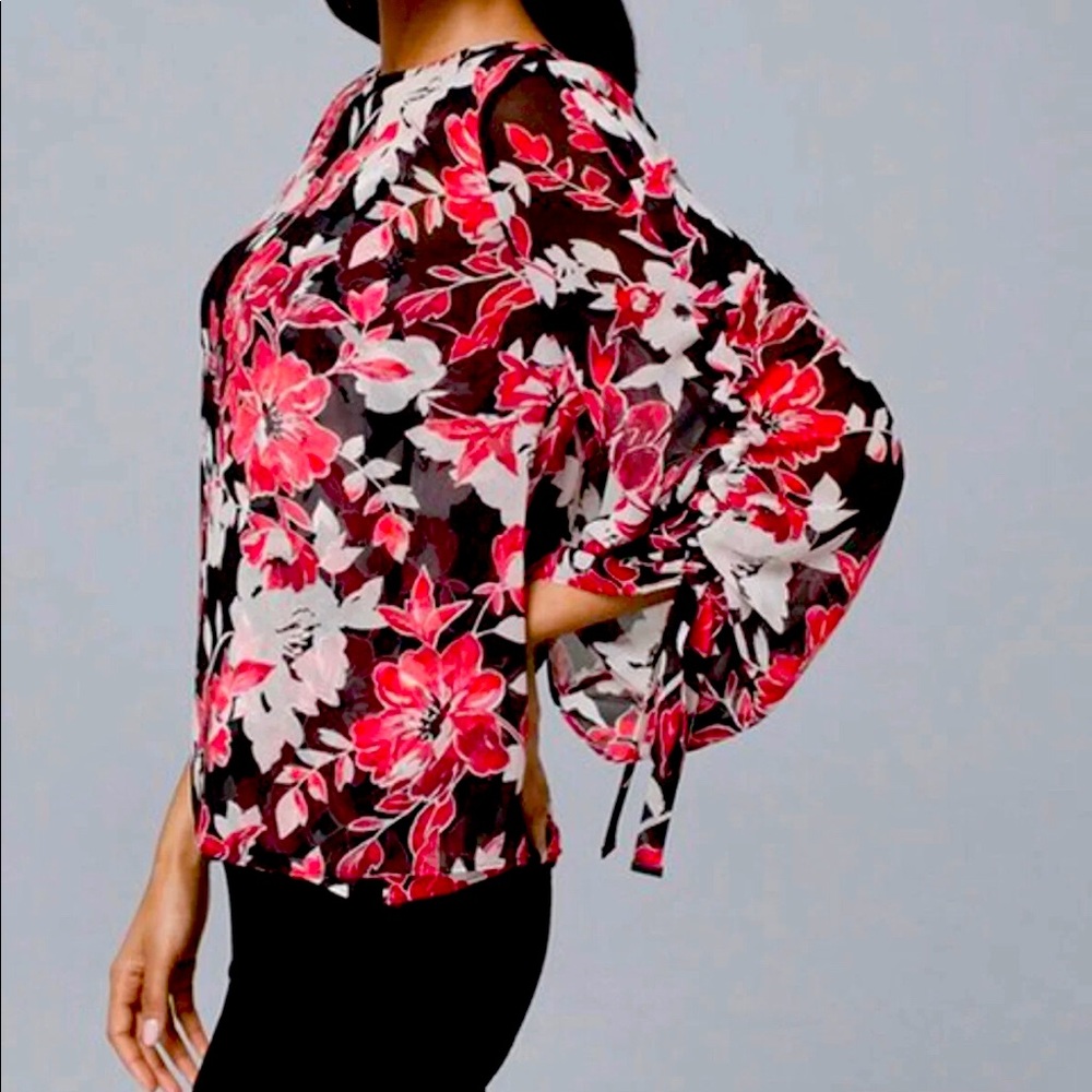 White House Black Market Black & Red Cor